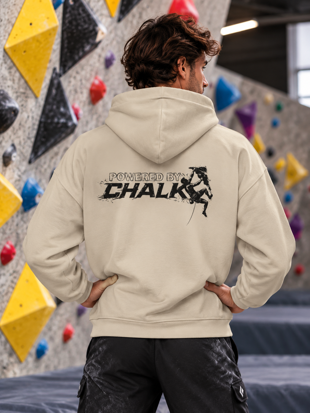 Soospiry Design Hoodie unisex color arena Powered by Chalk con diseño para amantes de la escalada