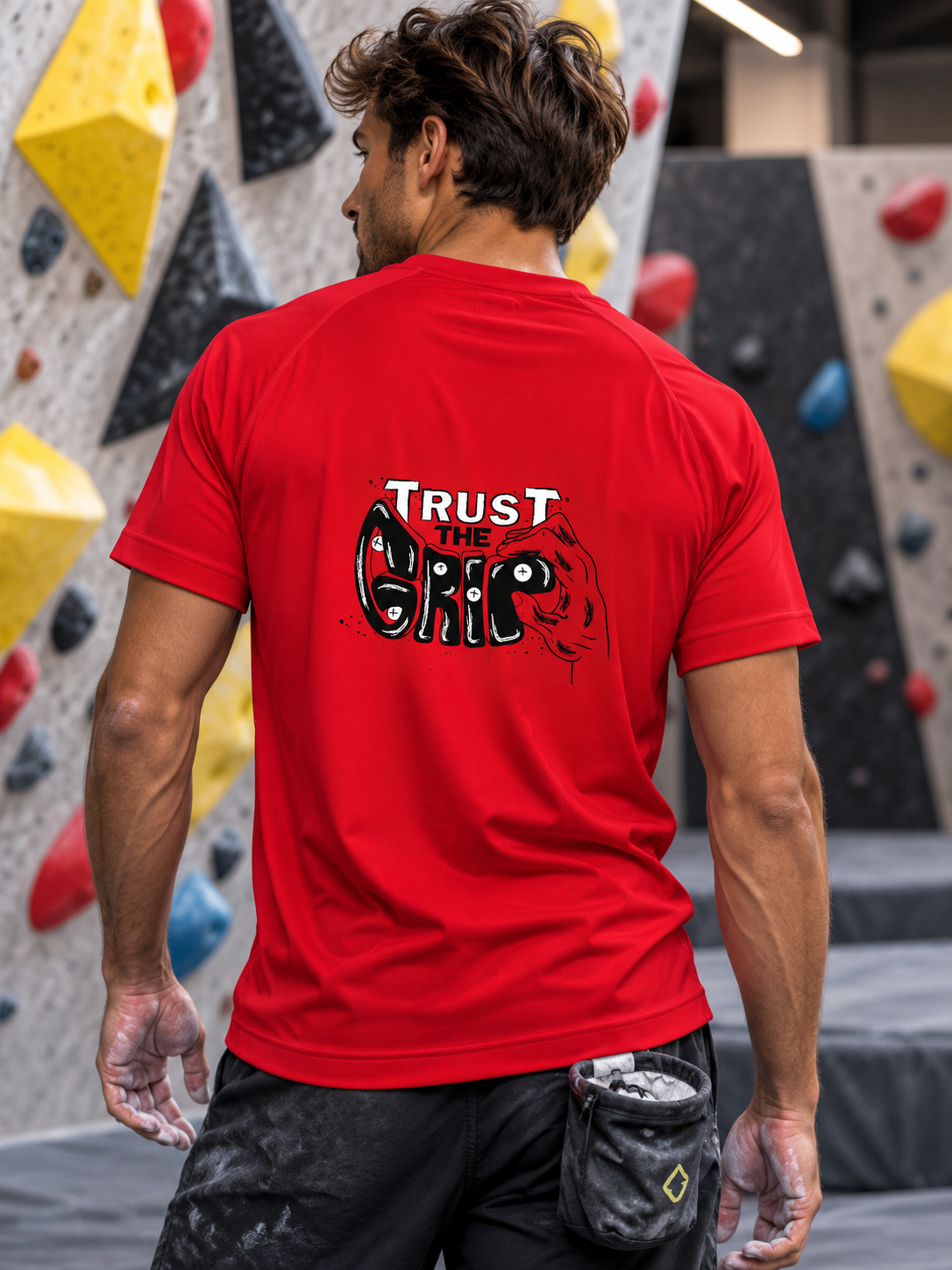 Soospiry design Camiseta técnica escalada Trust the Grip roja con mensaje divertido en la espalda